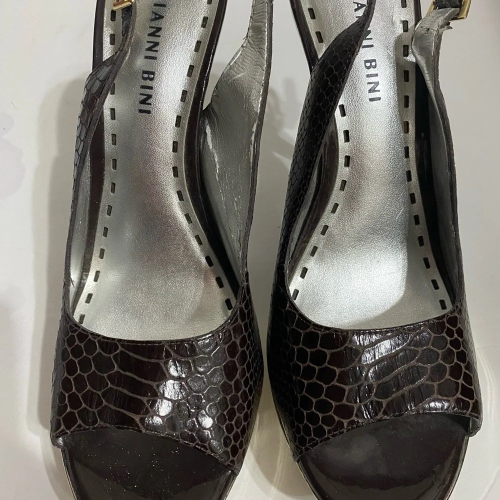 Gianni Bini Women's Brown Courts Size 8M